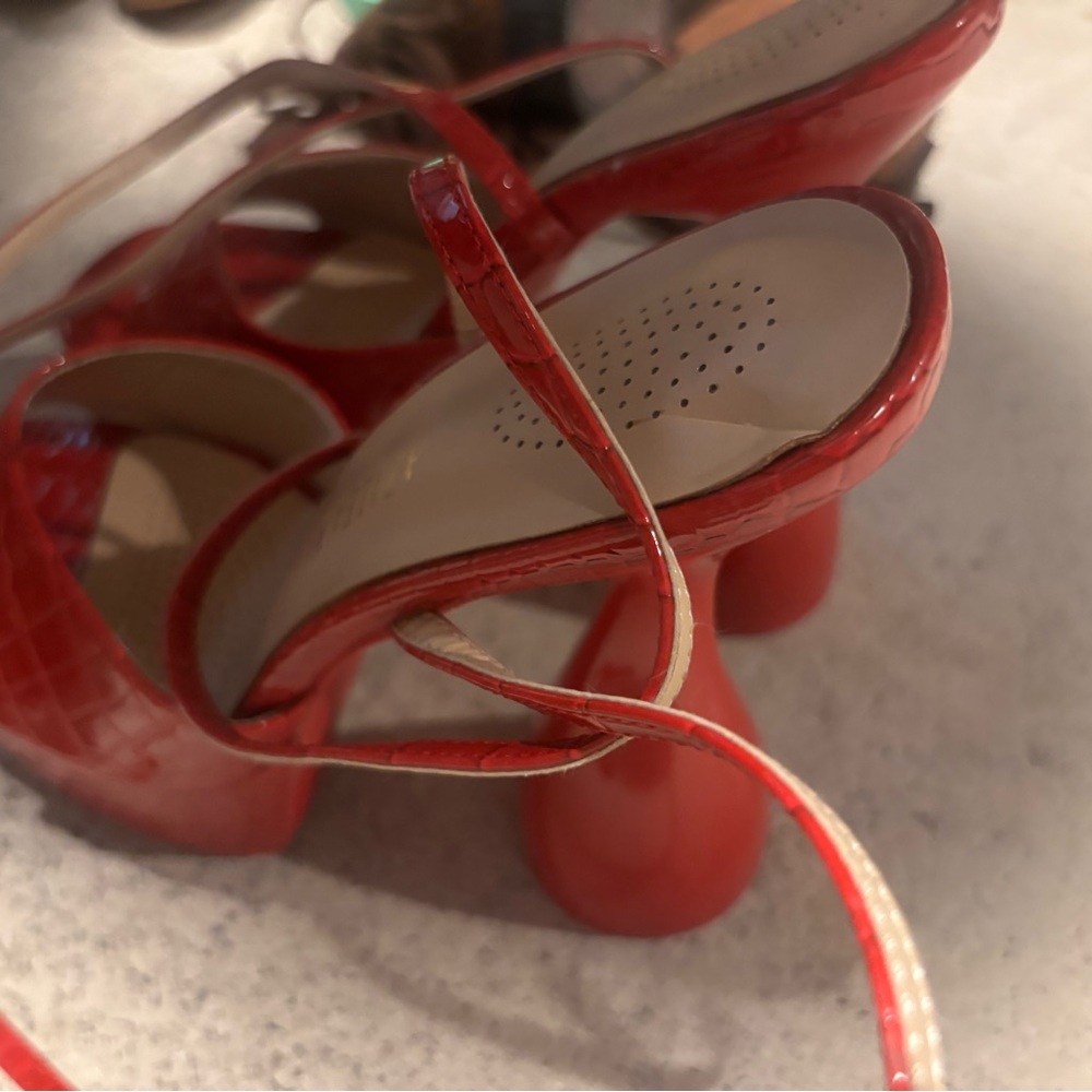 Azalea Wang Red Croc-Embossed Platform Heels - Picture 5 of 10